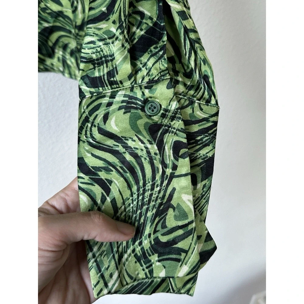 Topshop Women's Green Swirl‎ Satin Button Down Top Size 10
